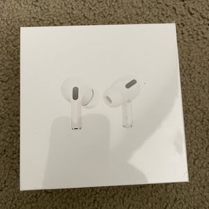 Apple Gen 3 AirPod Pros